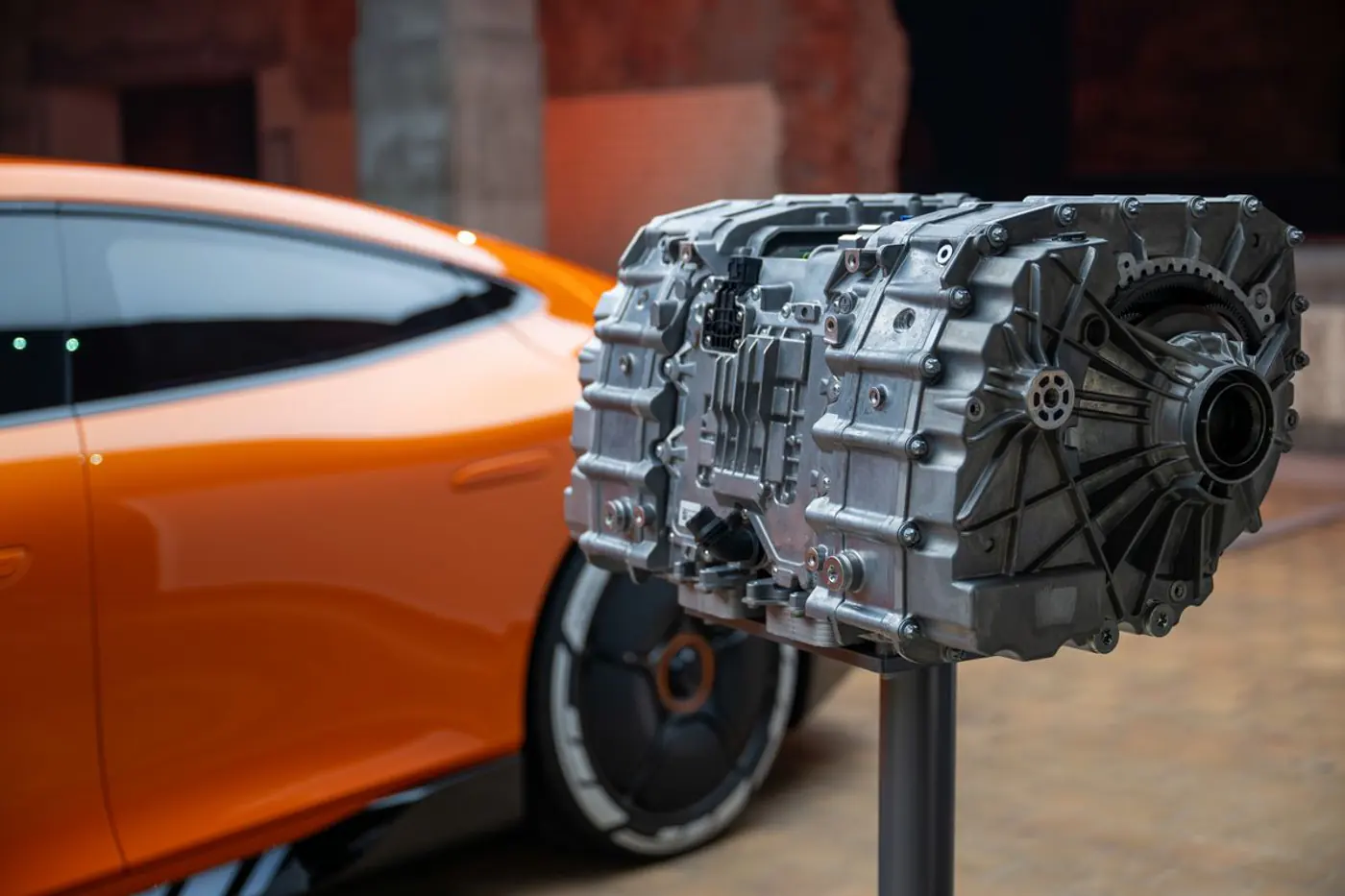 «Два Икса» Mercedes-AMG: знакомимся с будущим конкурентом Porsche Taycan
