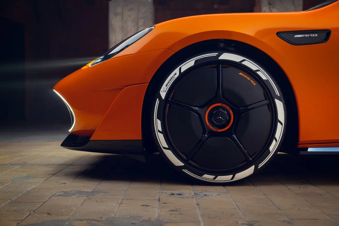 «Два Икса» Mercedes-AMG: знакомимся с будущим конкурентом Porsche Taycan