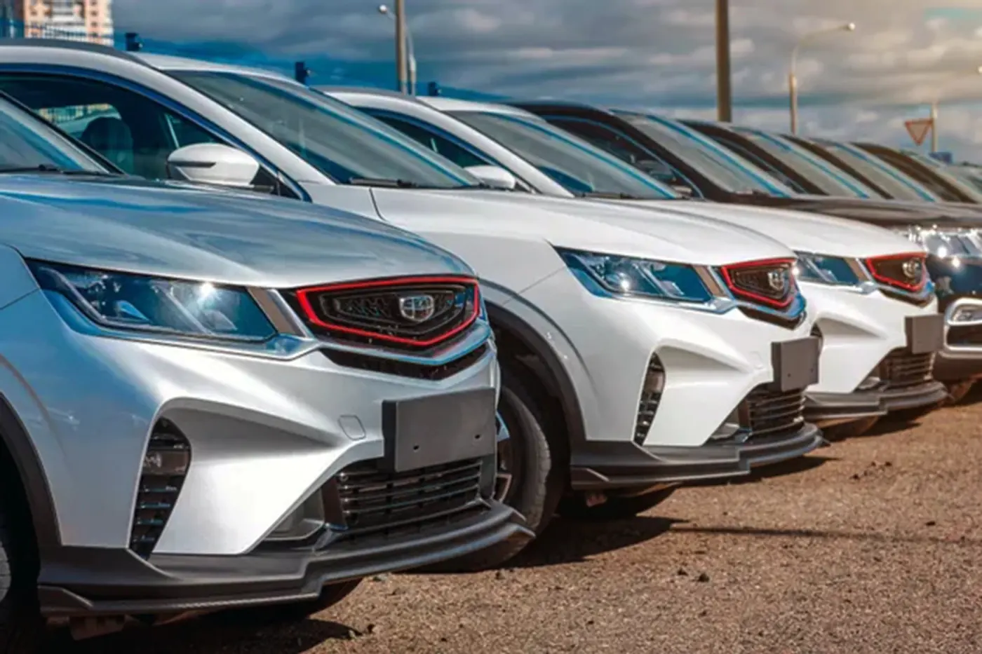 В России продолжают падать продажи новых автомобилей