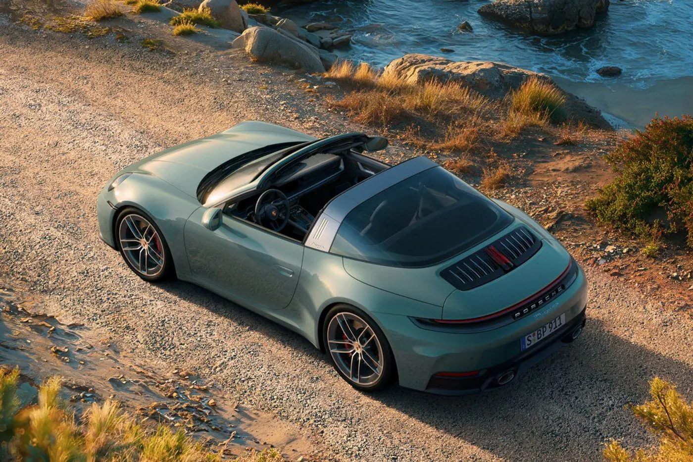 Представлен обновленный спорткар Porsche 911 Carrera 4S