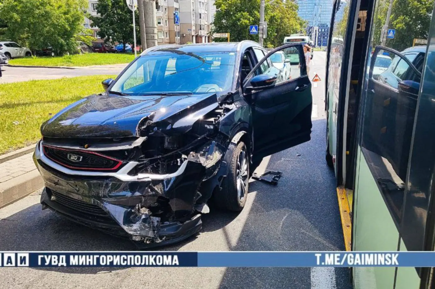 Авария на Гурского: автомобиль врезался в троллейбус