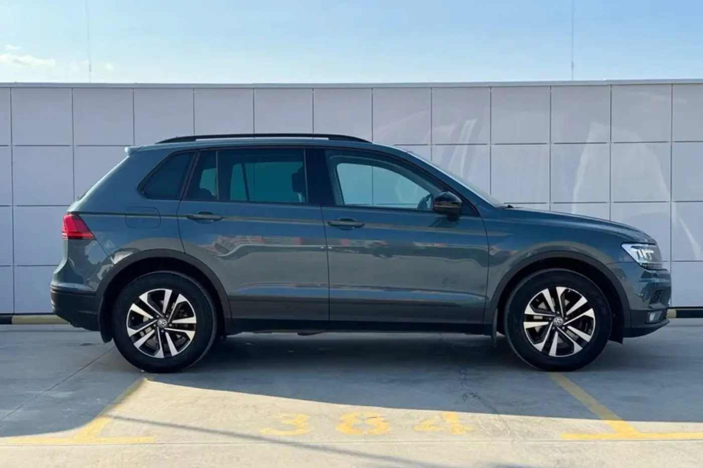 Покупателю VW Tiguan предъявили к уплате более $11 200 «утиля». Откуда такие цифры?