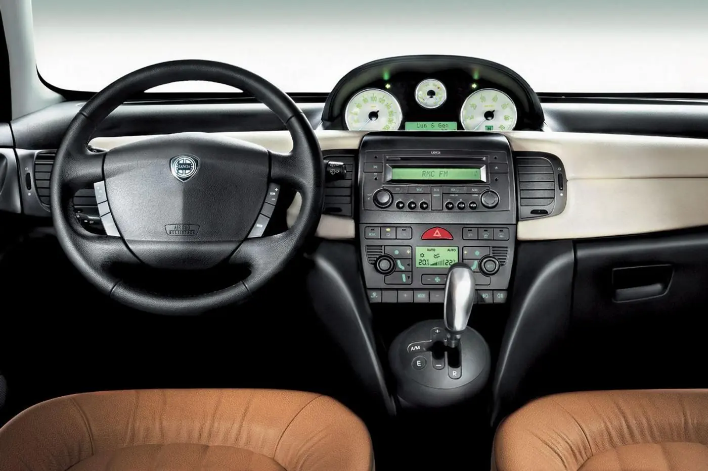 На стиле: итальянская «модница» Lancia Ypsilon отмечает 40-летие