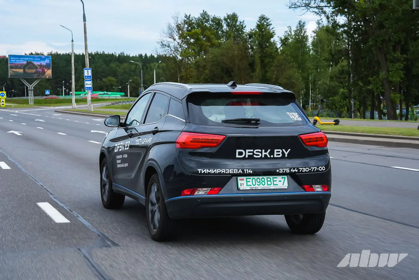 До аэропорта и обратно – как такси: проверяем запас хода электрокроссовера DFSK E3