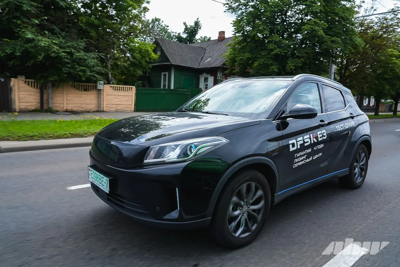 До аэропорта и обратно – как такси: проверяем запас хода электрокроссовера DFSK E3