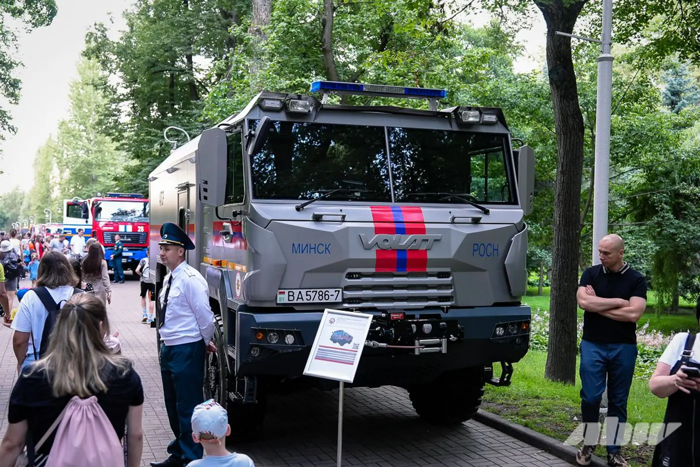 От ретротехники до квадрокоптеров: в Минске отпраздновали День пожарной службы