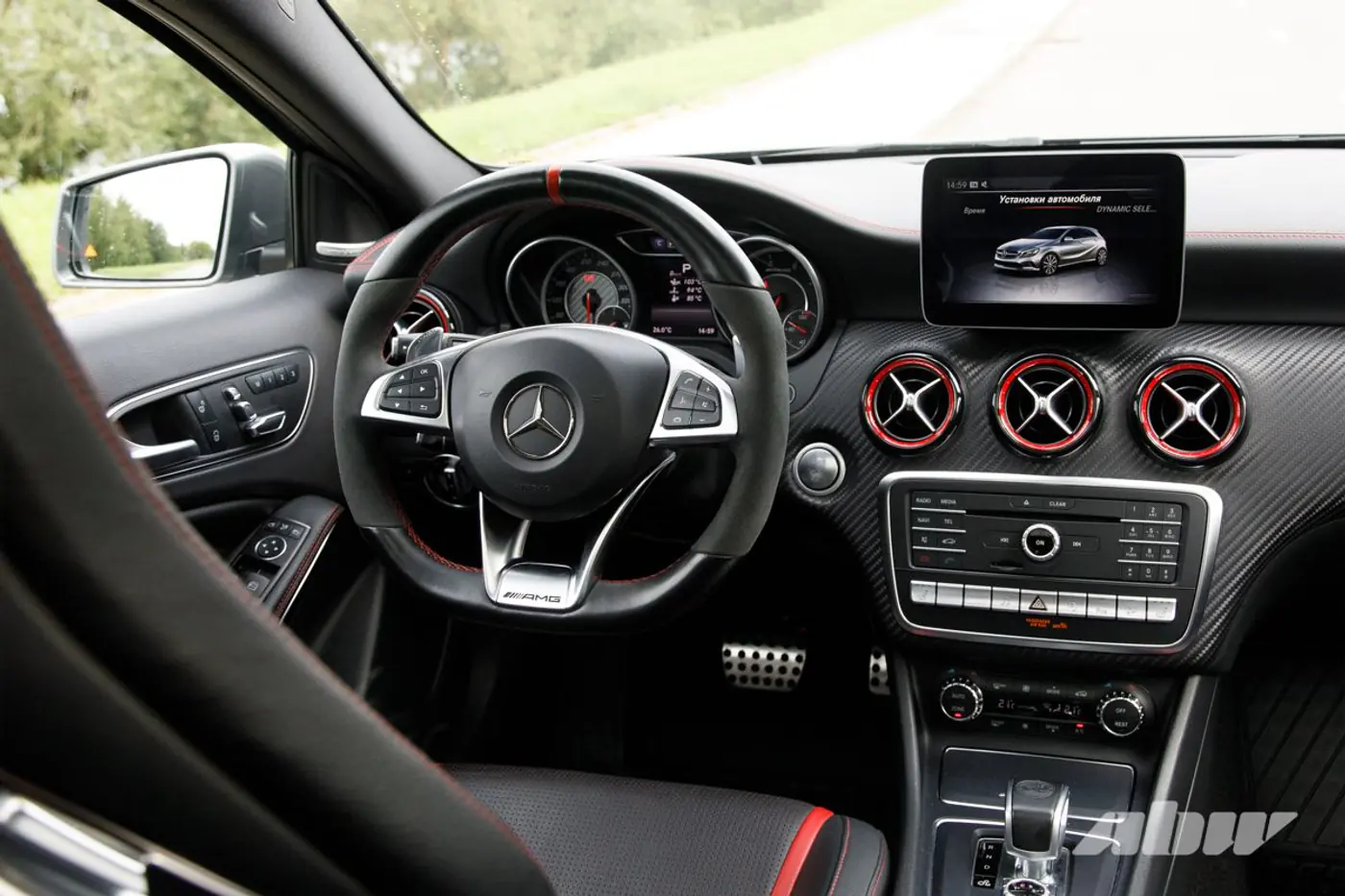Порвать поводок! Секонд-тест Mercedes-Benz A45 AMG
