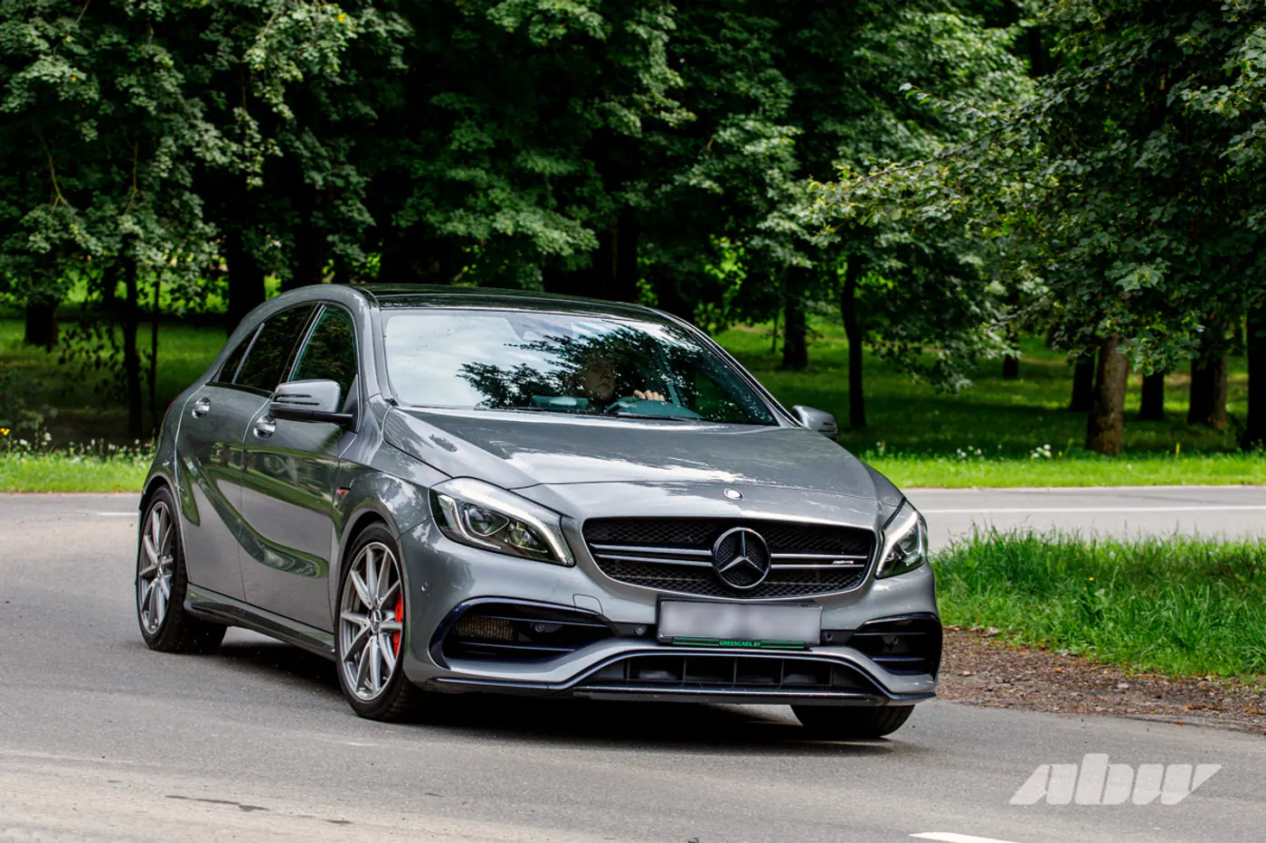 Порвать поводок! Секонд-тест Mercedes-Benz A45 AMG