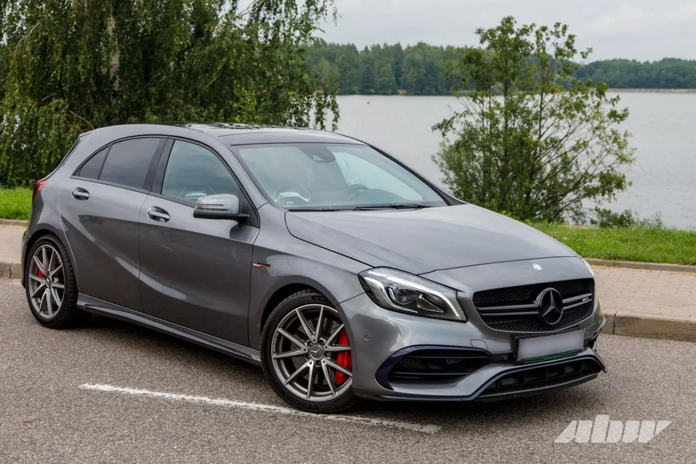 Порвать поводок! Секонд-тест Mercedes-Benz A45 AMG