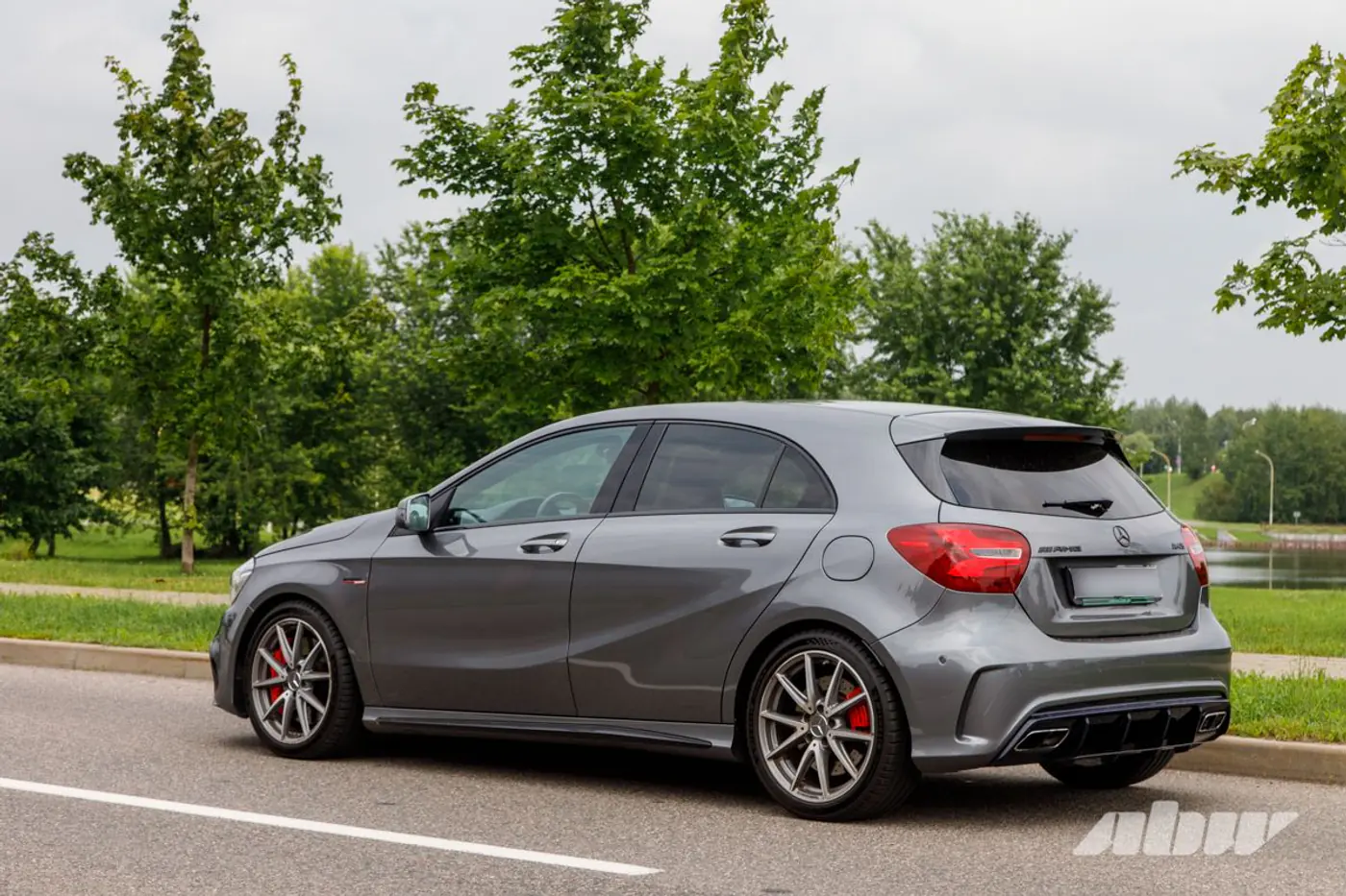 Порвать поводок! Секонд-тест Mercedes-Benz A45 AMG