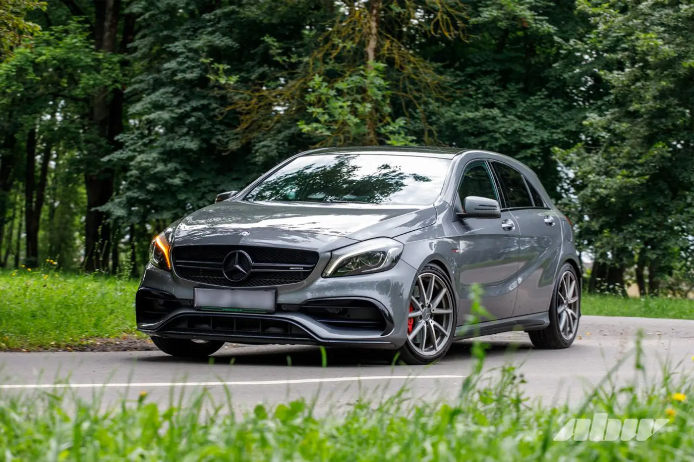 Порвать поводок! Секонд-тест Mercedes-Benz A45 AMG