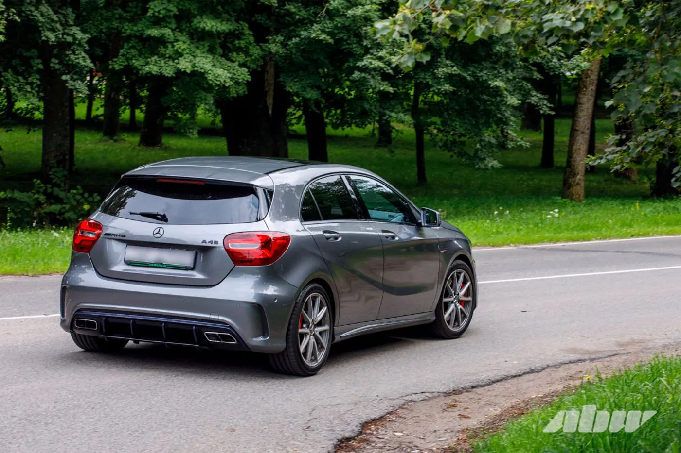 Порвать поводок! Секонд-тест Mercedes-Benz A45 AMG