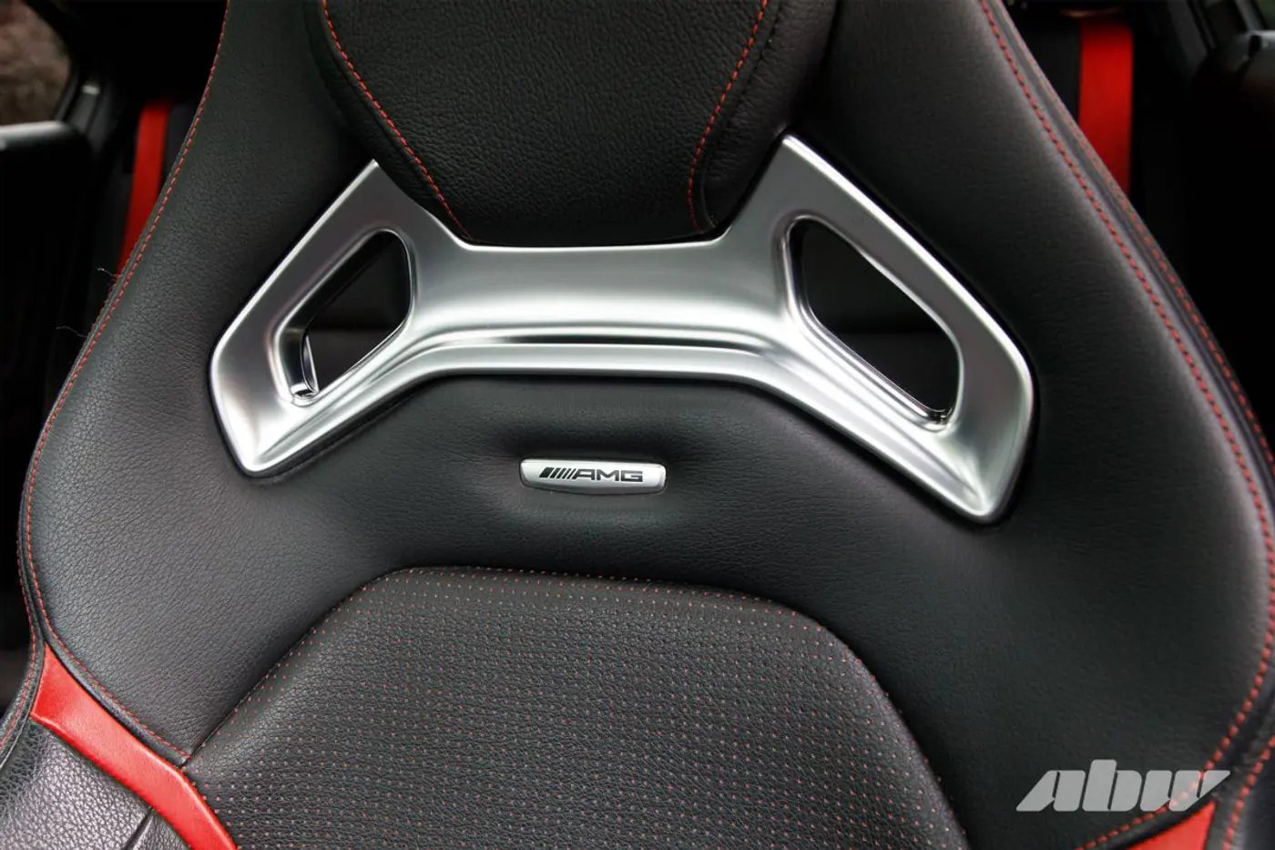 Порвать поводок! Секонд-тест Mercedes-Benz A45 AMG