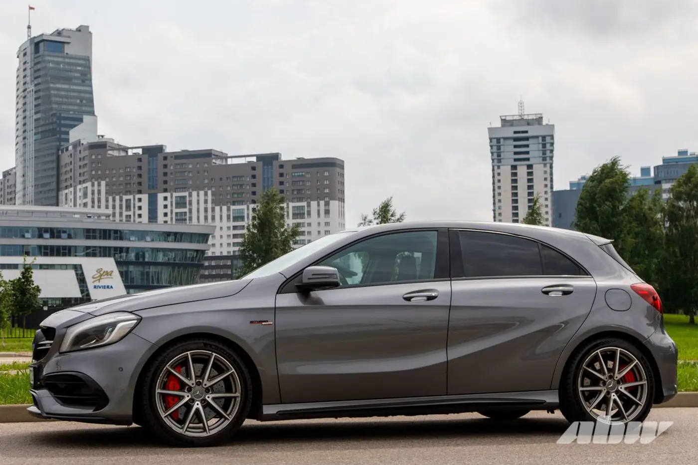 Порвать поводок! Секонд-тест Mercedes-Benz A45 AMG