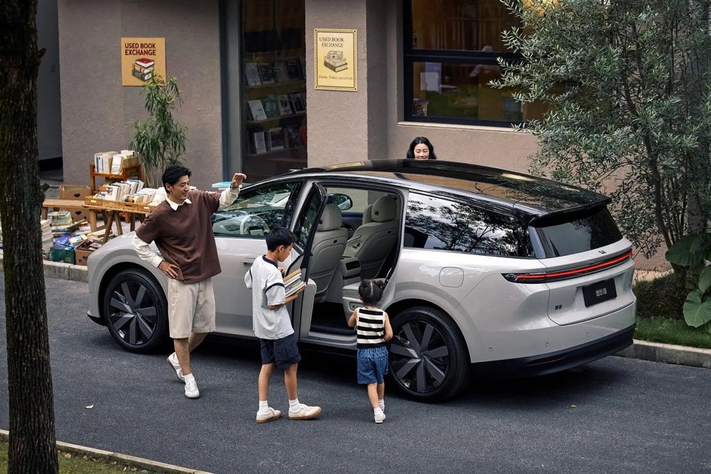 Li Auto начала продажи электрического кроссовера i8