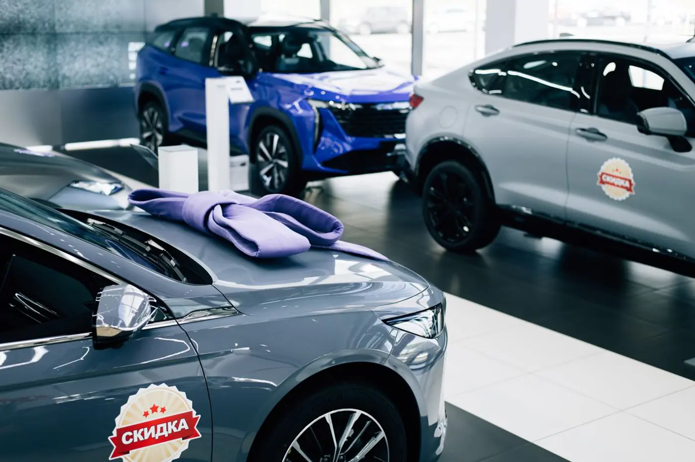 Электроновинка Geely EX5 в кредит всего под 9,5% в рублях!