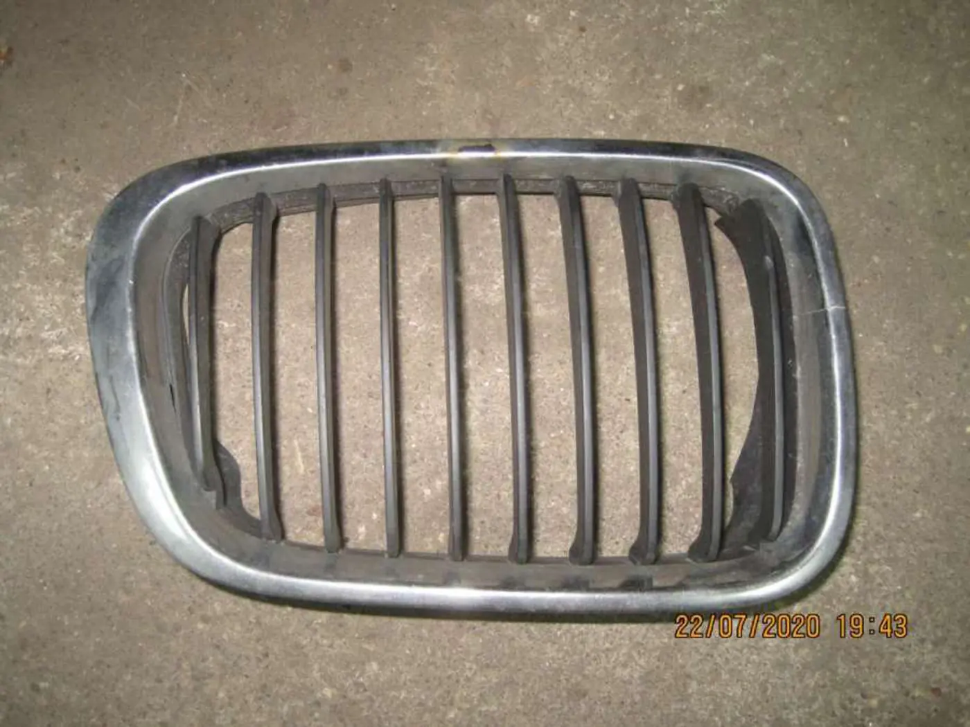 Решетка радиатора к BMW 3 series 2000