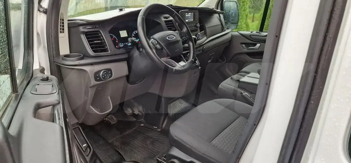 Вместо VW Transporter: сколько денег нужно отдать, чтобы купить свежий бус