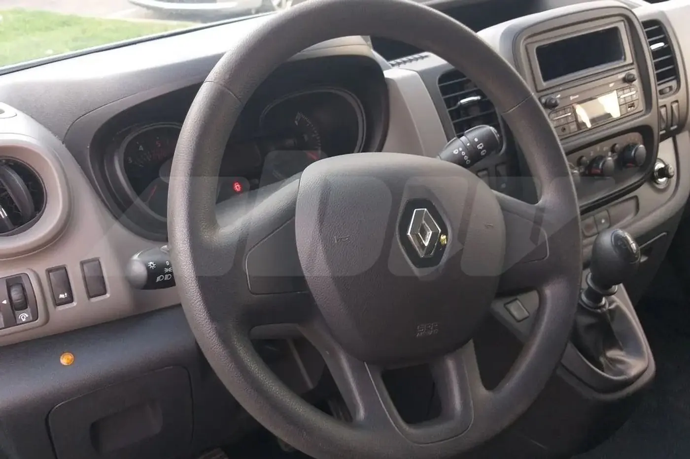 Вместо VW Transporter: сколько денег нужно отдать, чтобы купить свежий бус