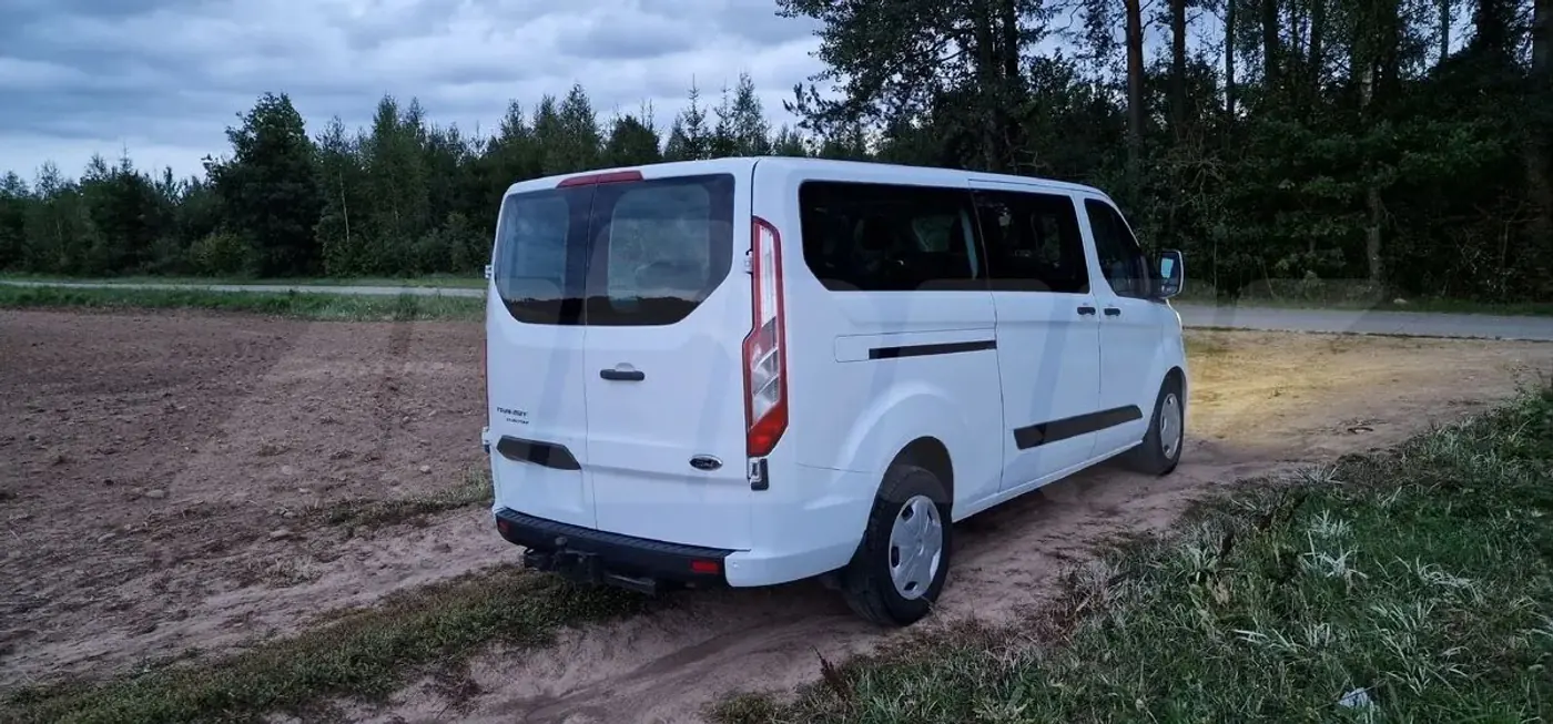 Вместо VW Transporter: сколько денег нужно отдать, чтобы купить свежий бус