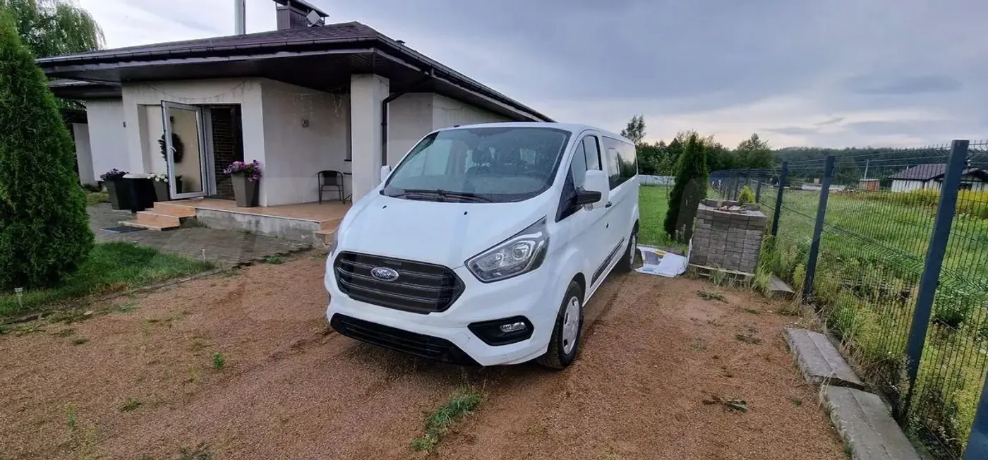 Вместо VW Transporter: сколько денег нужно отдать, чтобы купить свежий бус