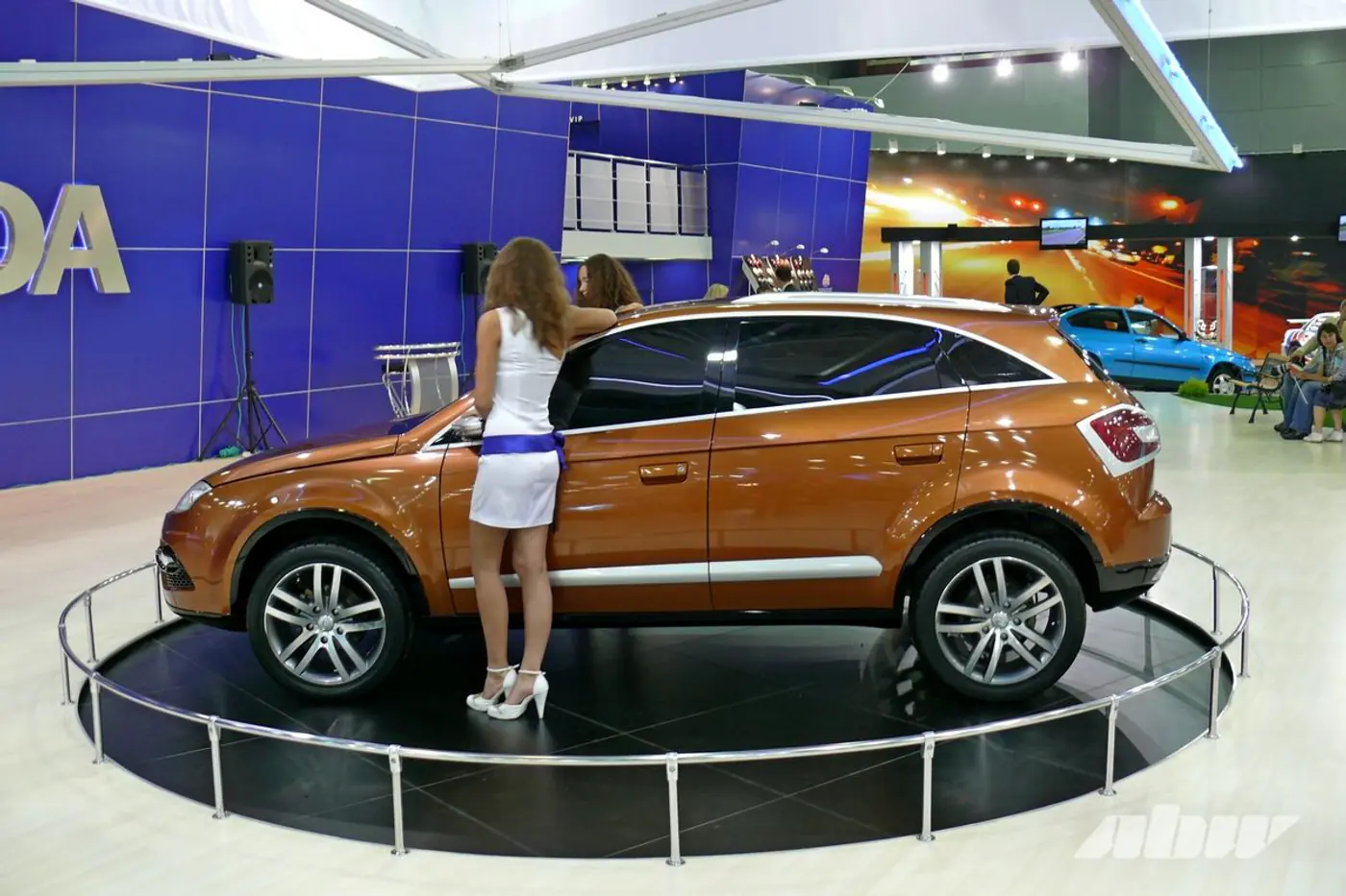 В поисках «Азимута»: путь LADA к кроссоверу на базе Vesta