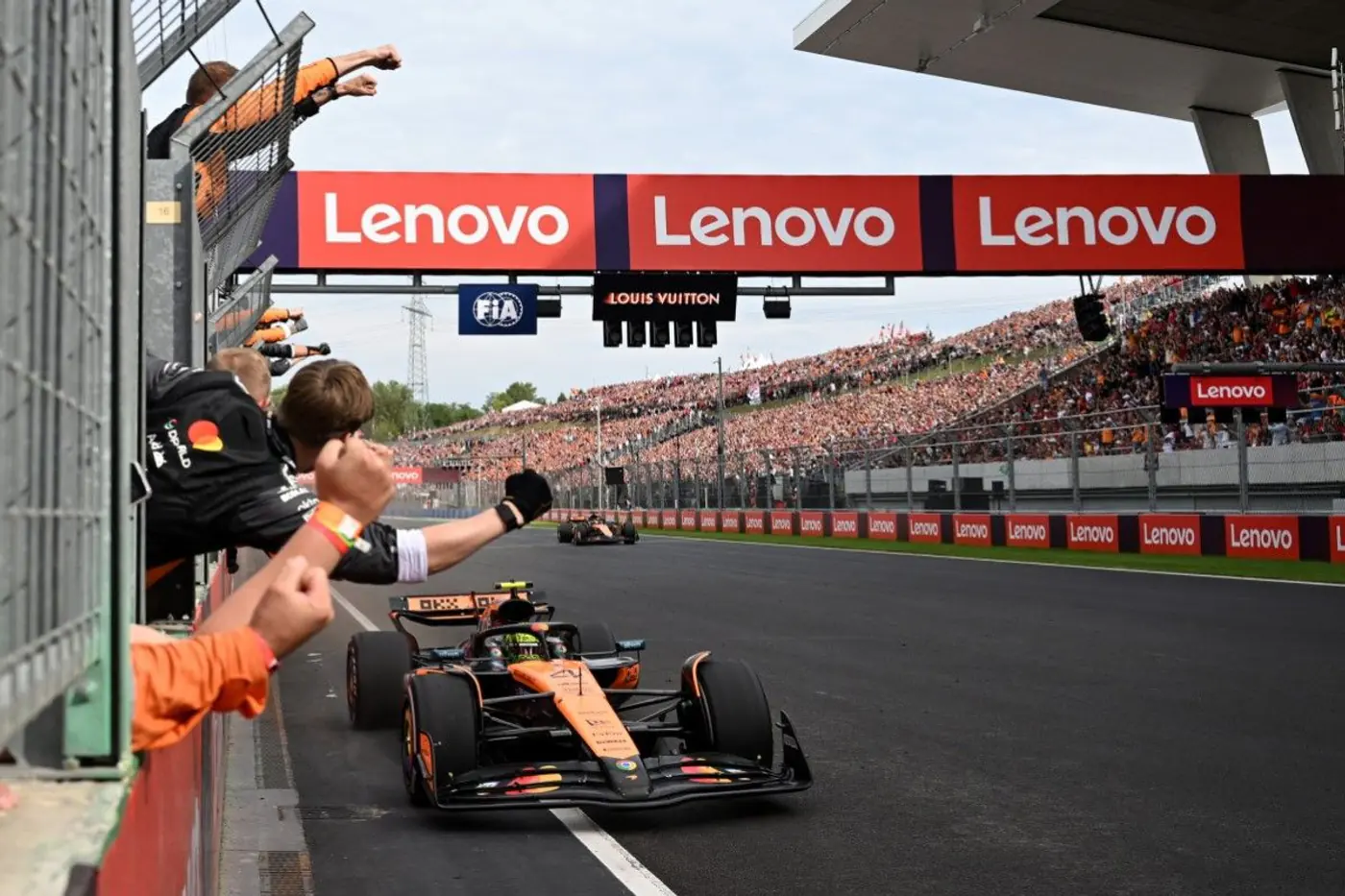 «Формула-1» в Венгрии: 200-я победа McLaren