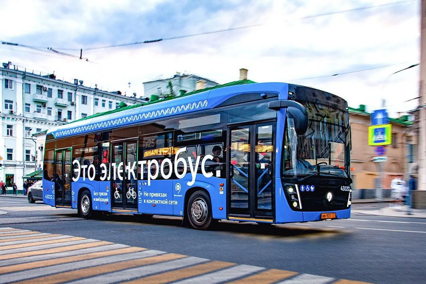 Этот VW ID.6 оформили в стиле московского электробуса. Зачем?