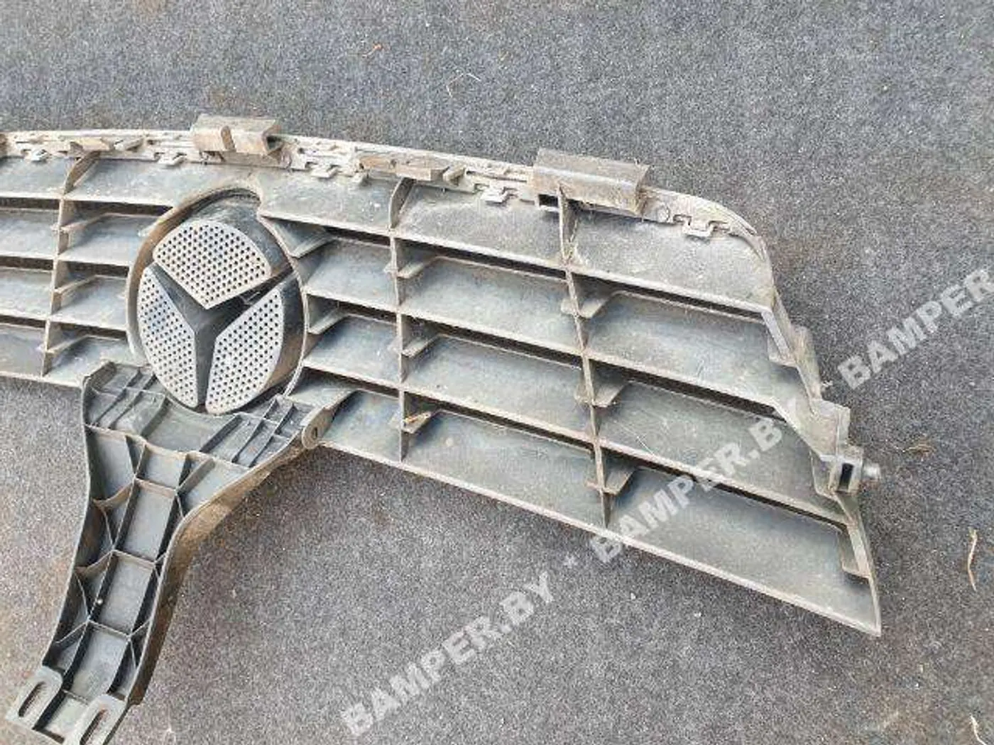 Решетка капота к Mercedes-Benz C-klasse 2004