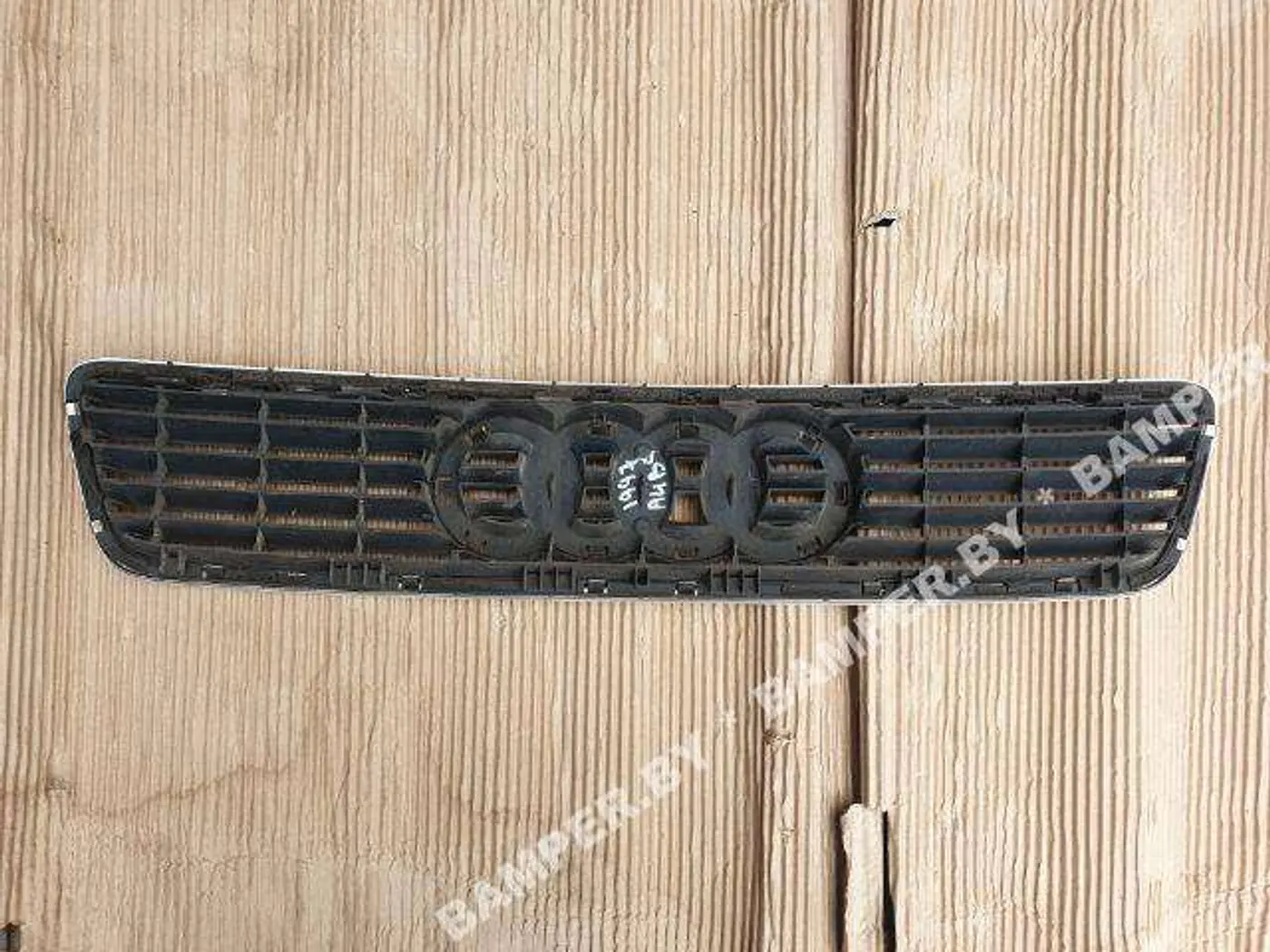 Решетка капота к Audi A4 1998