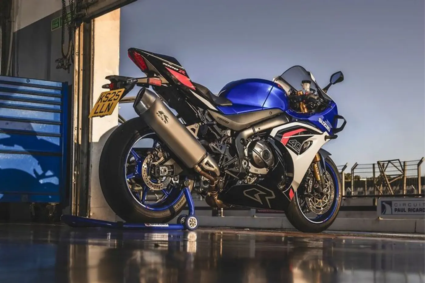 Suzuki улучшает технологии и дизайн культовых GSX-R