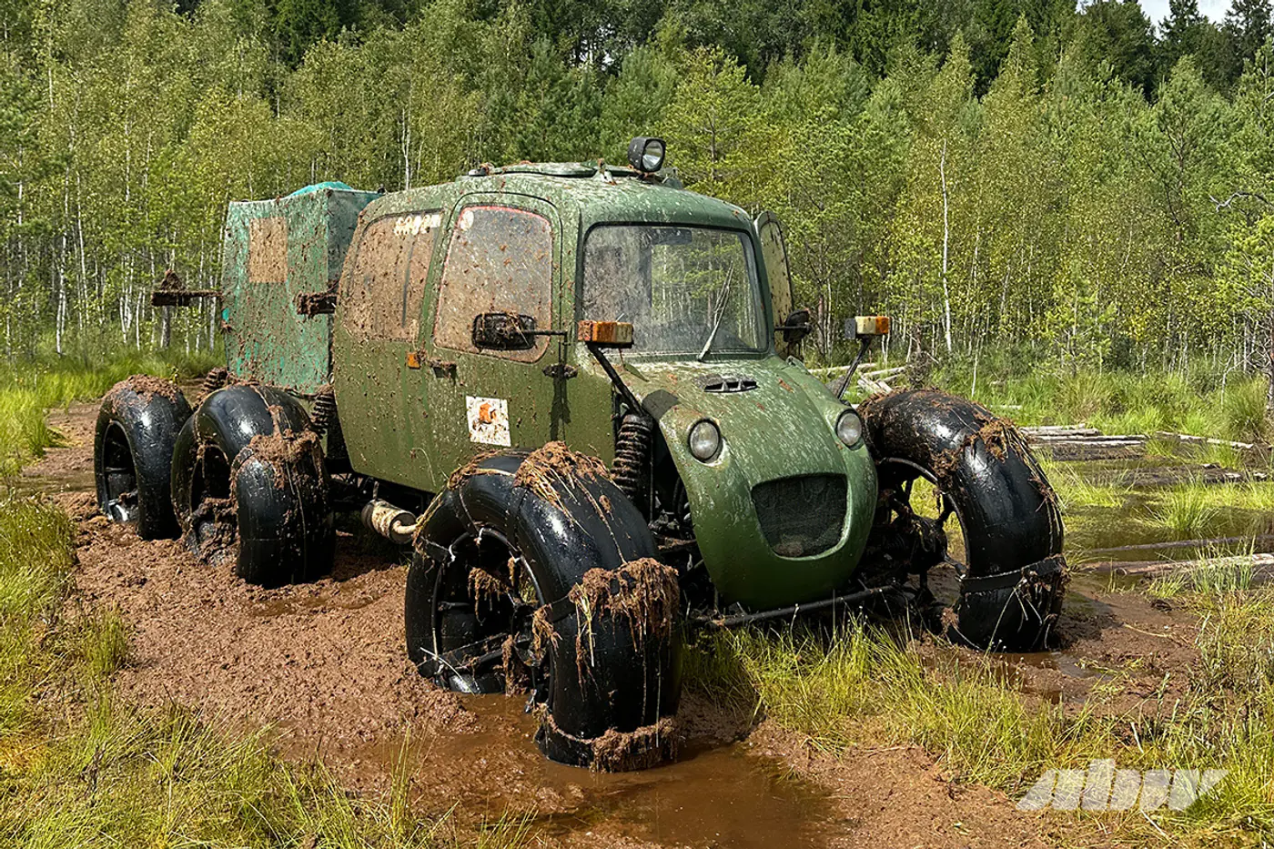 Это вам не просто большая игрушка на колесах! Тест-драйв короля болот