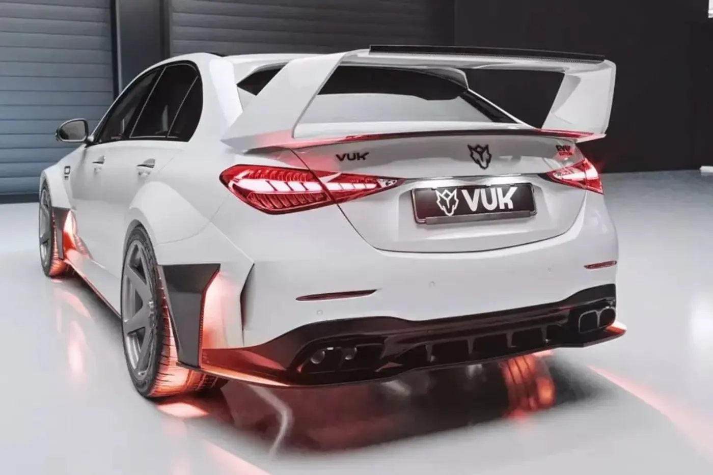 Австрийские тюнеры представили суперседан в стиле легендарного Mercedes