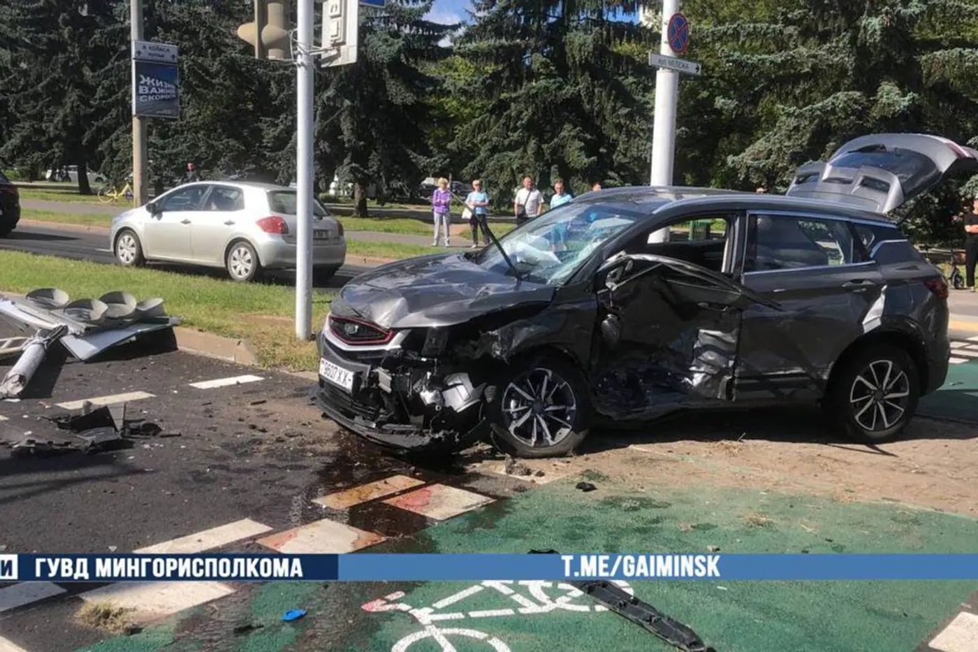Покореженные автомобили ГАИ и BELGEE – что случилось?