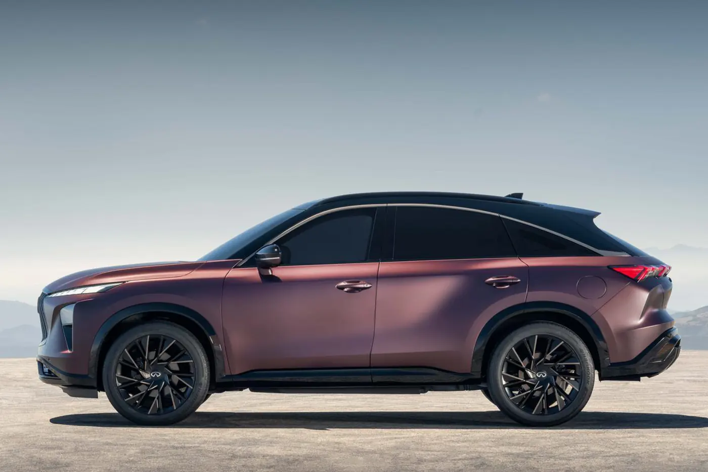 Infiniti показала будущего преемника FX и новые спецверсии QX80
