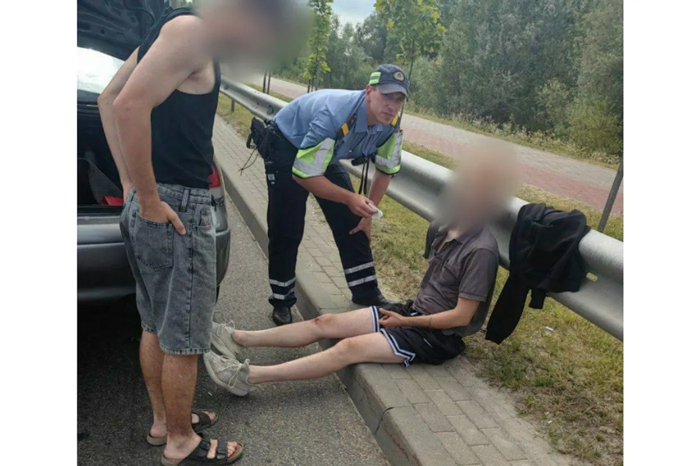 В Бресте столкнулись легковушка и автобус. Причина в очередях на границе?