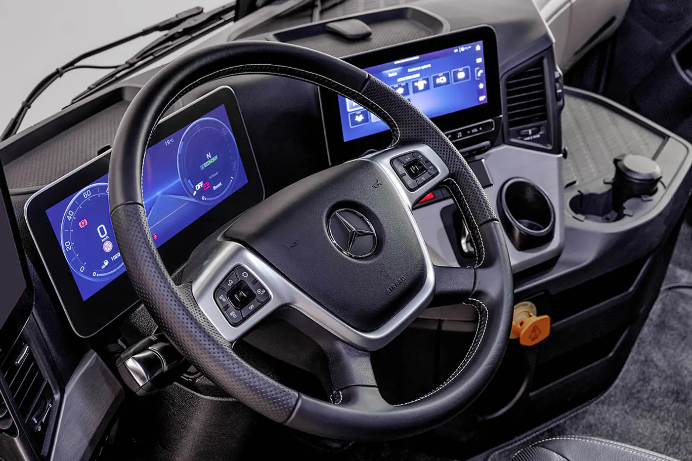 Mercedes-Benz NextGenH2 – представлен новый тягач на водороде