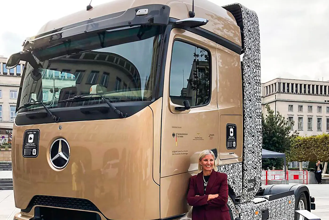 Mercedes-Benz NextGenH2 – представлен новый тягач на водороде