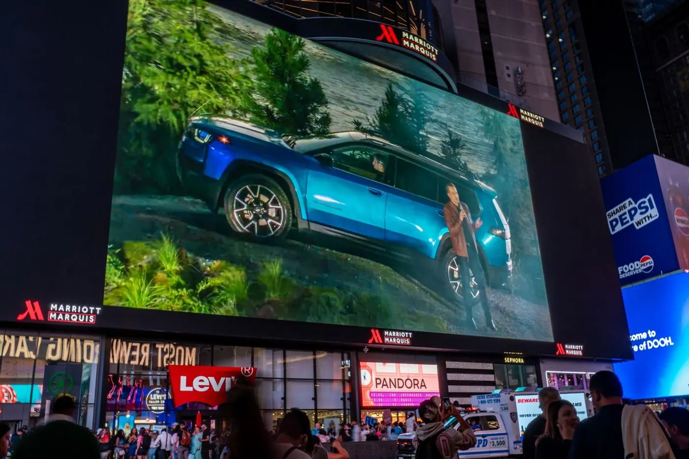 Возвращение Cherokee: теперь это гибридный кроссовер Jeep