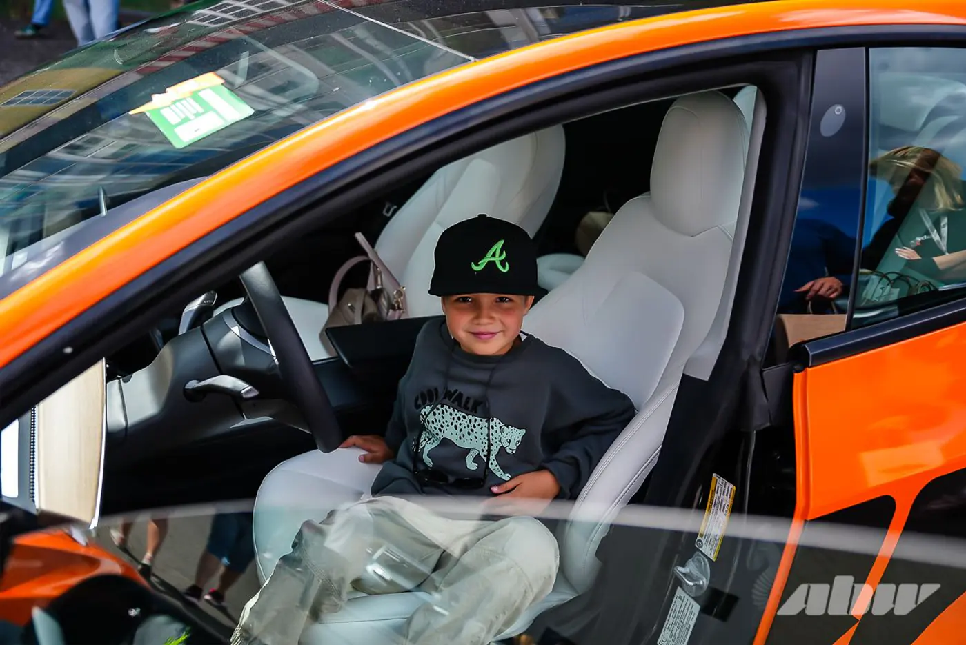 Разбиваем Renault 21 и тянем канатами Tesla: как прошел GREENCARS DAY – 2025