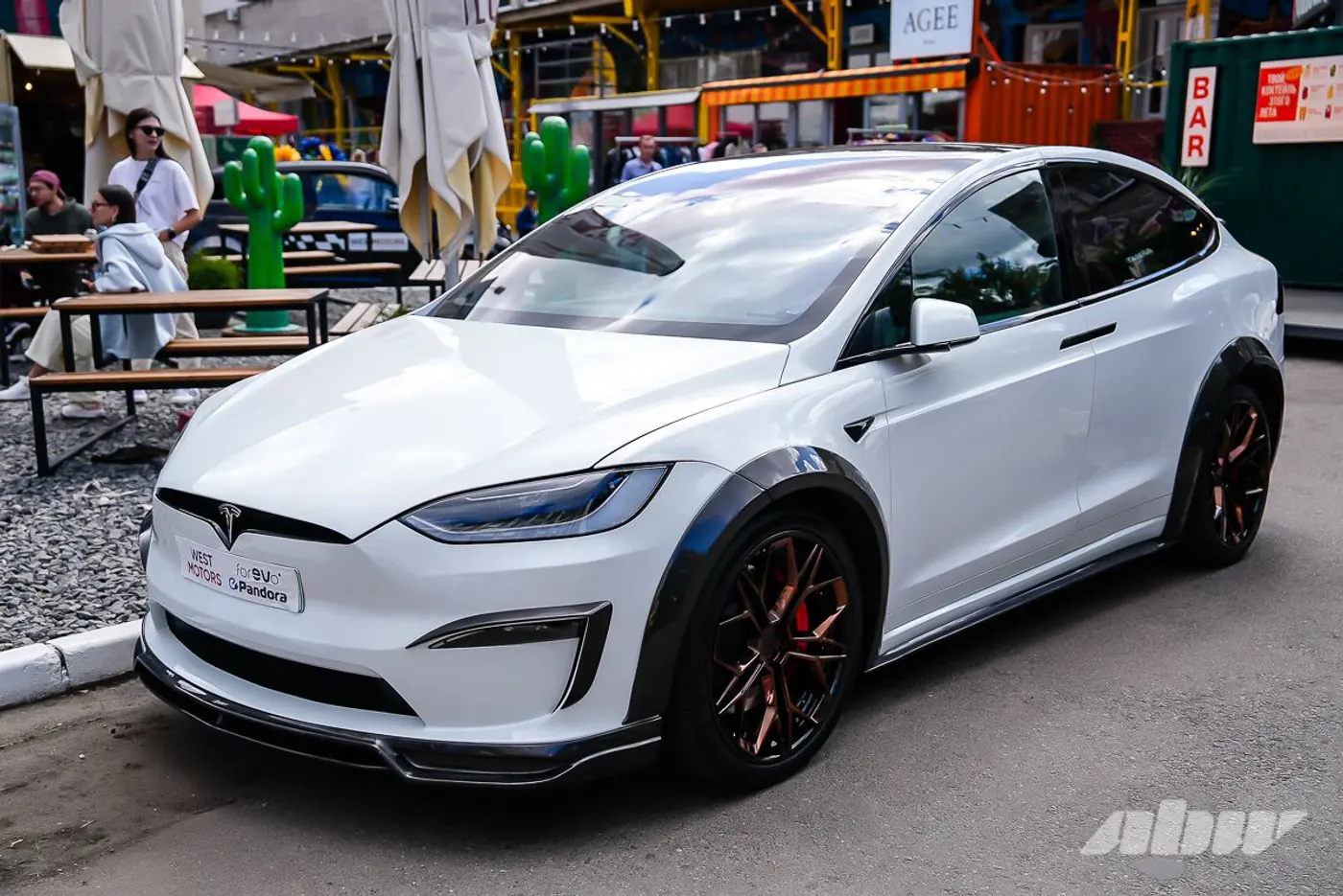 Разбиваем Renault 21 и тянем канатами Tesla: как прошел GREENCARS DAY – 2025