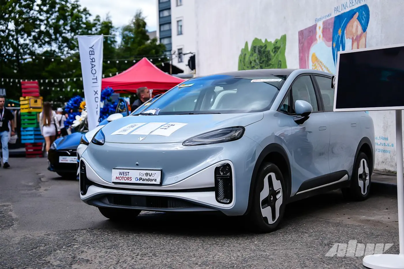 Разбиваем Renault 21 и тянем канатами Tesla: как прошел GREENCARS DAY – 2025