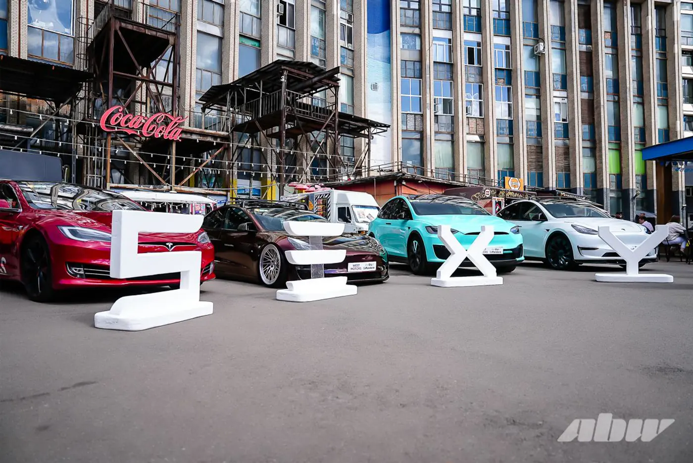Разбиваем Renault 21 и тянем канатами Tesla: как прошел GREENCARS DAY – 2025