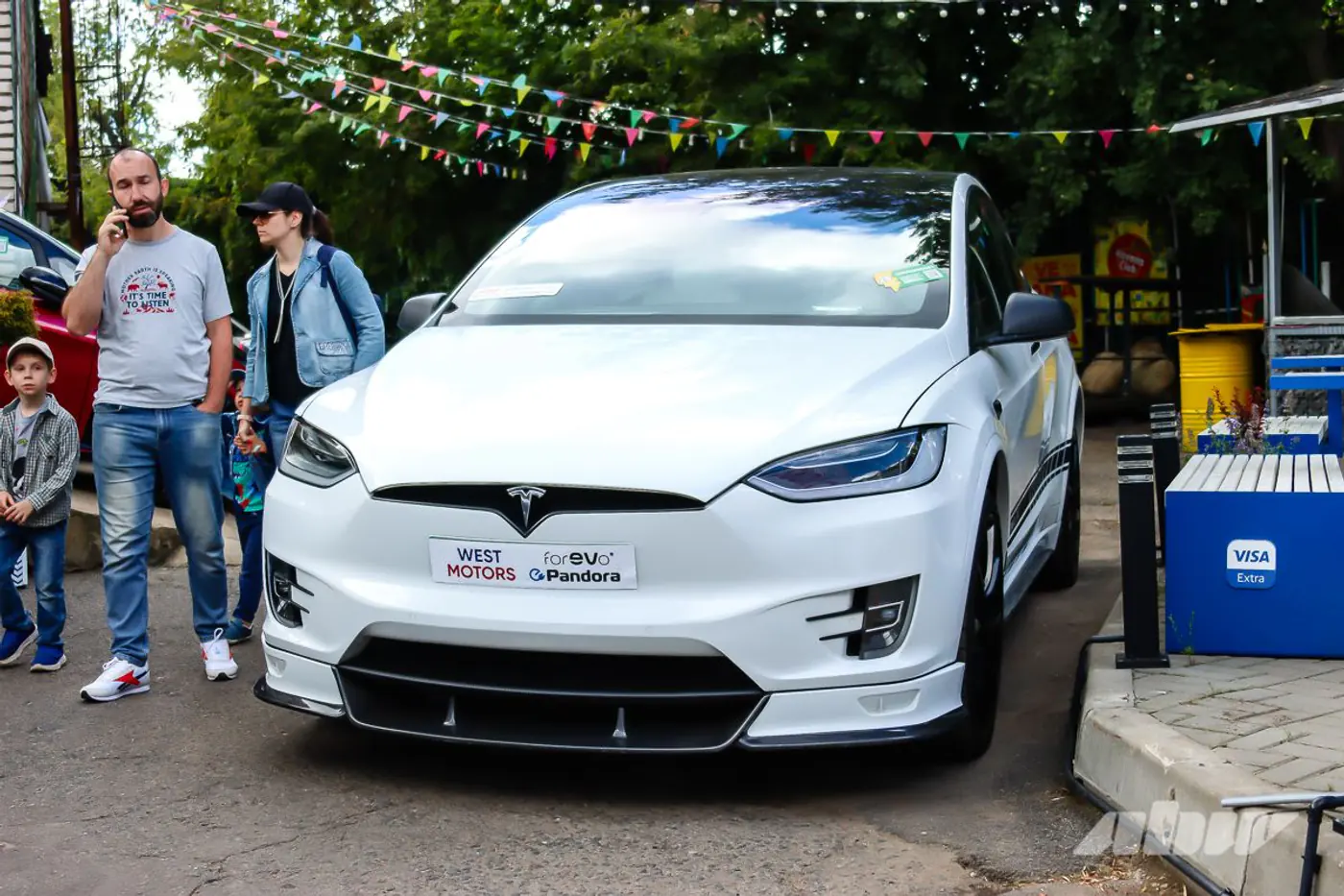 Разбиваем Renault 21 и тянем канатами Tesla: как прошел GREENCARS DAY – 2025
