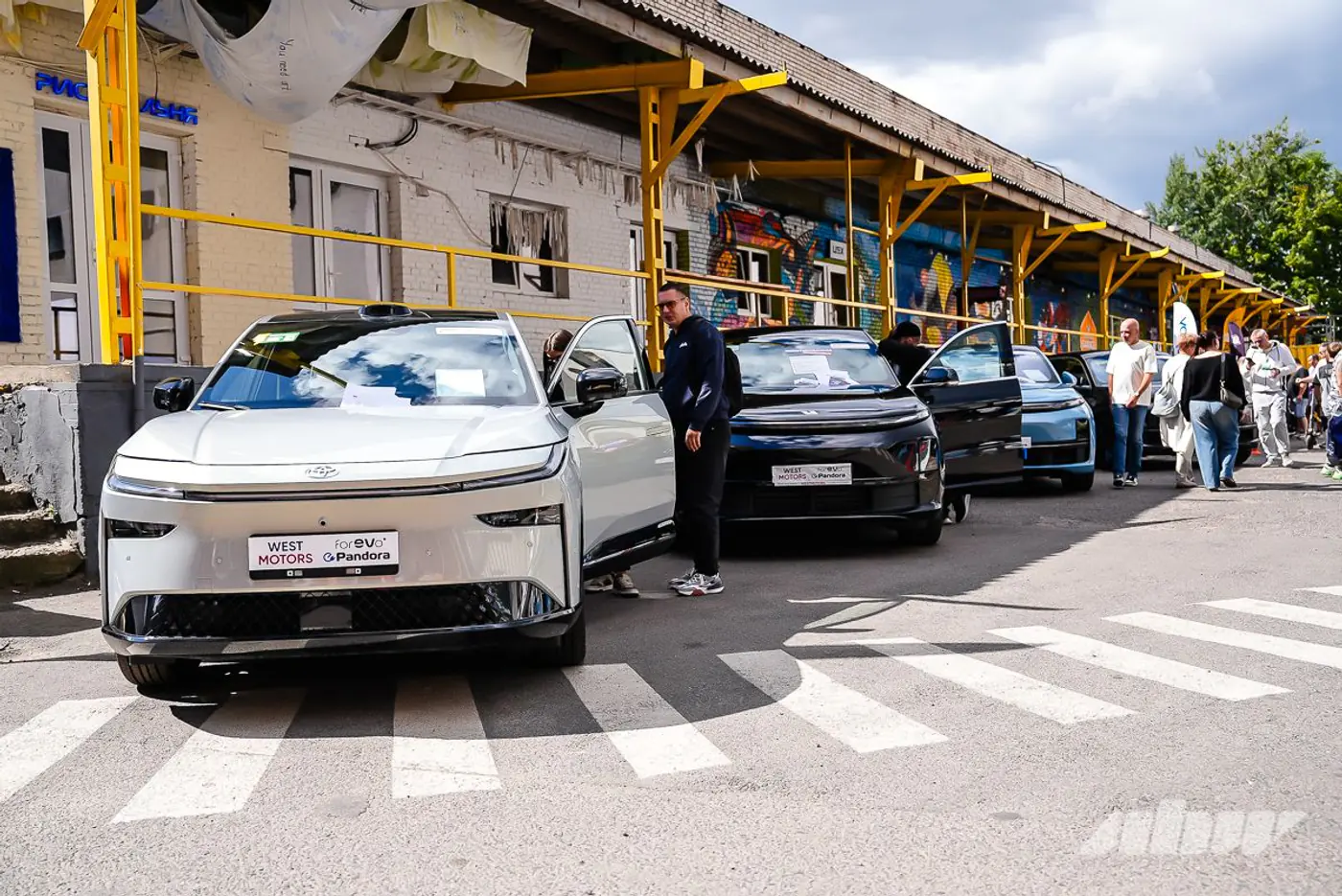 Разбиваем Renault 21 и тянем канатами Tesla: как прошел GREENCARS DAY – 2025