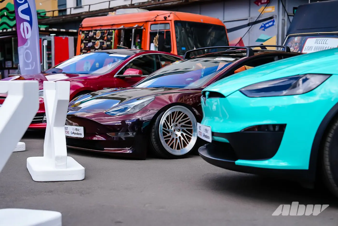 Разбиваем Renault 21 и тянем канатами Tesla: как прошел GREENCARS DAY – 2025