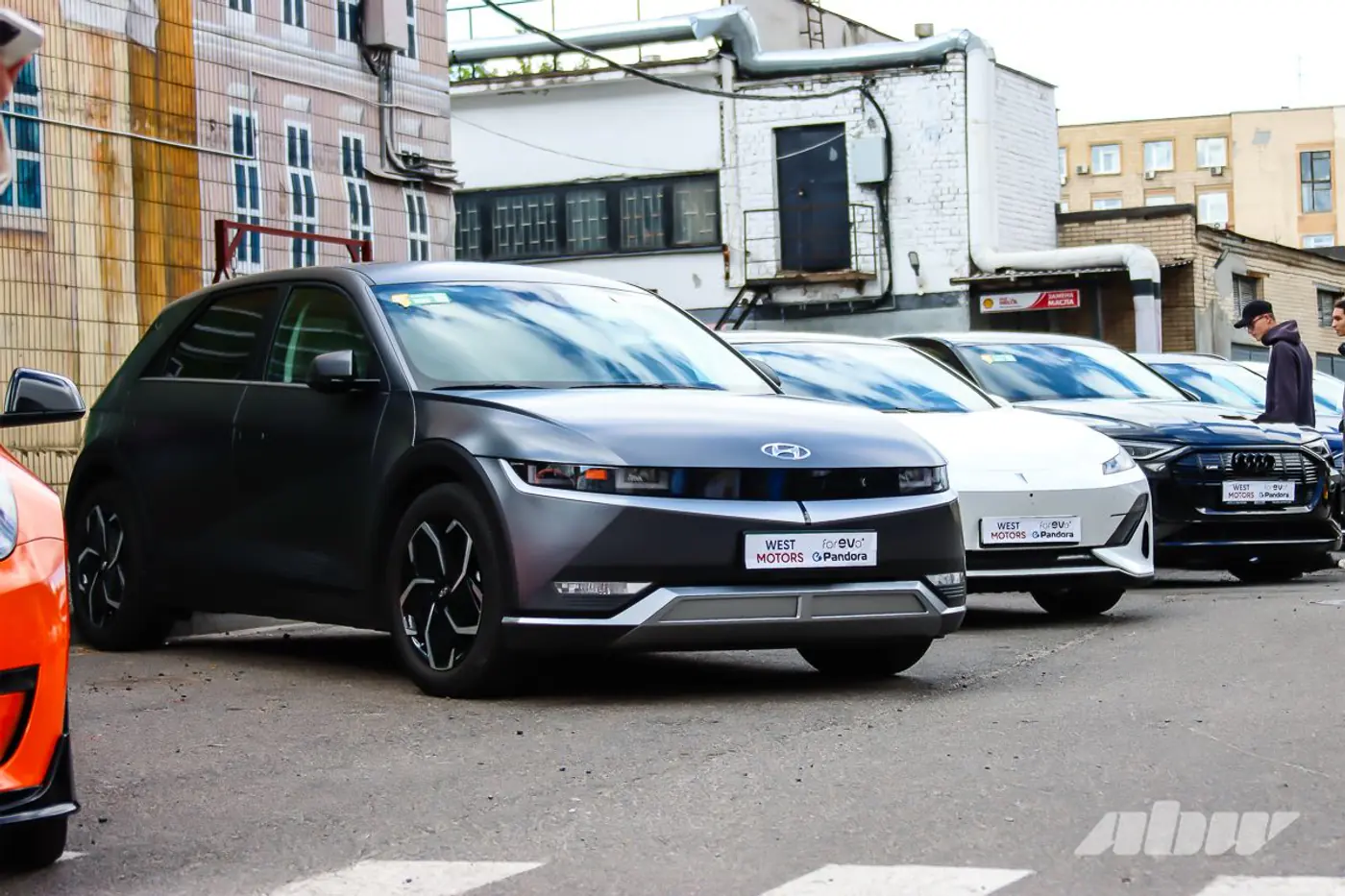 Разбиваем Renault 21 и тянем канатами Tesla: как прошел GREENCARS DAY – 2025