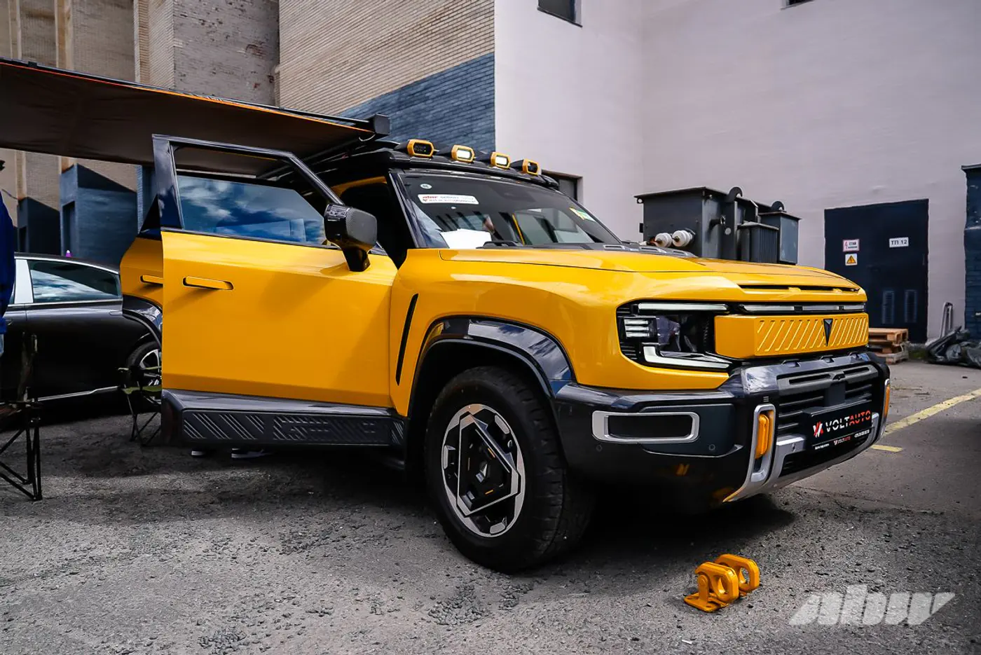 Разбиваем Renault 21 и тянем канатами Tesla: как прошел GREENCARS DAY – 2025
