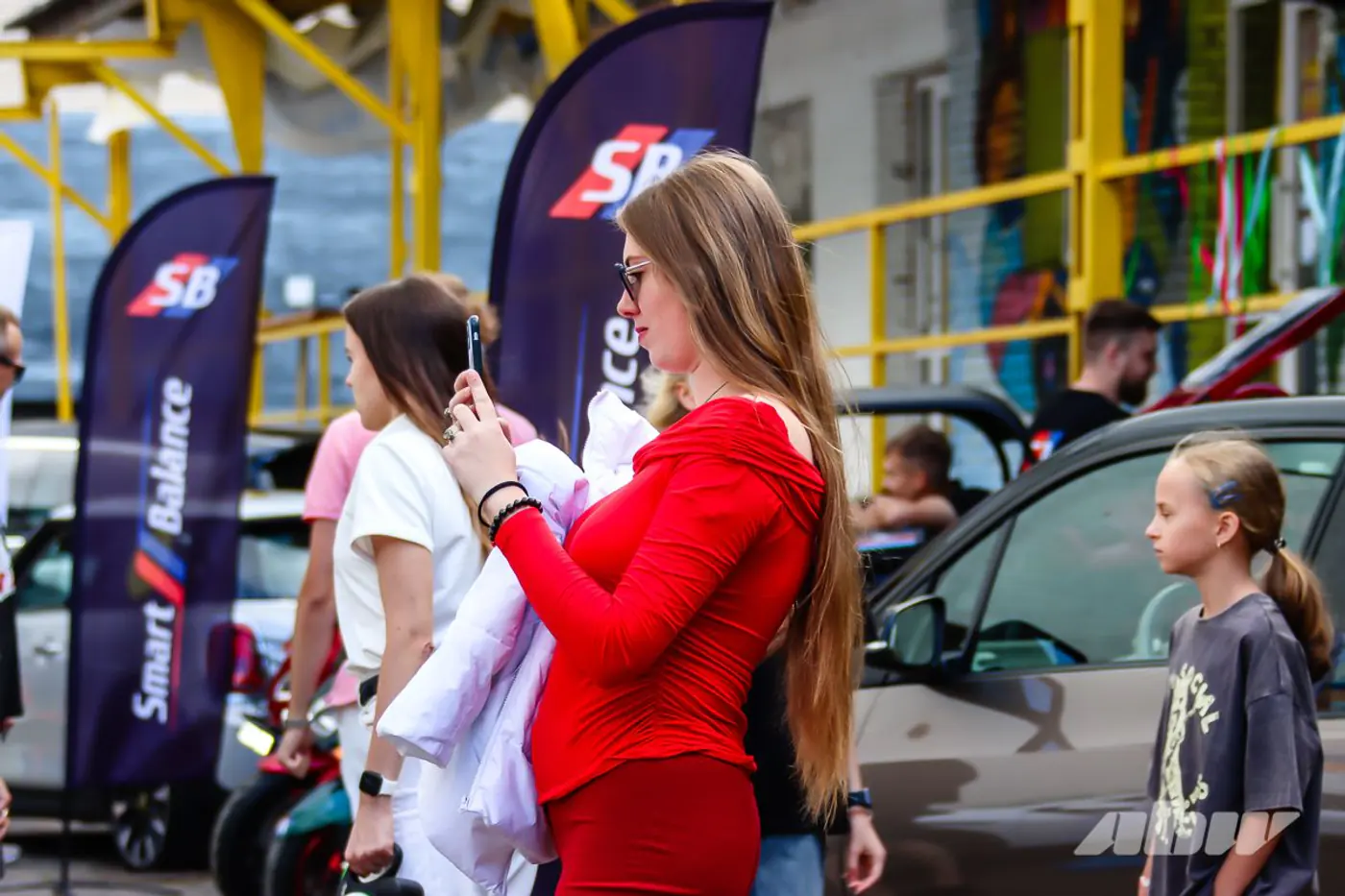 Разбиваем Renault 21 и тянем канатами Tesla: как прошел GREENCARS DAY – 2025