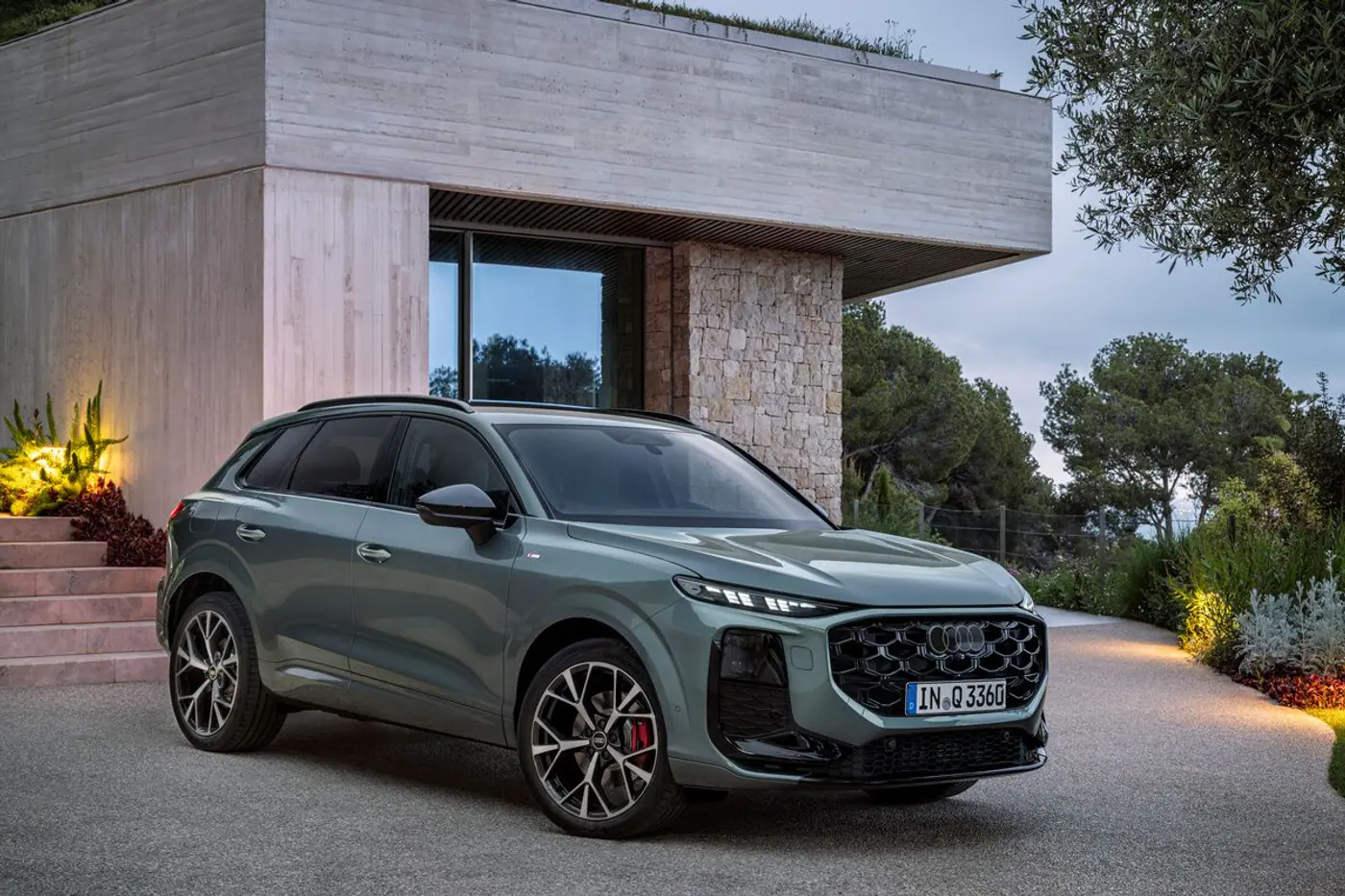 Компанию новому кроссоверу Audi Q3 составил Q3 Sportback